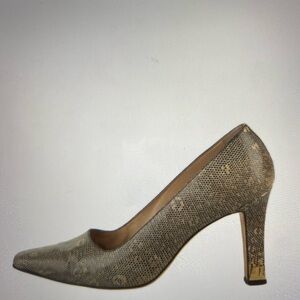 Manolo Blahnik animal print pumps 40